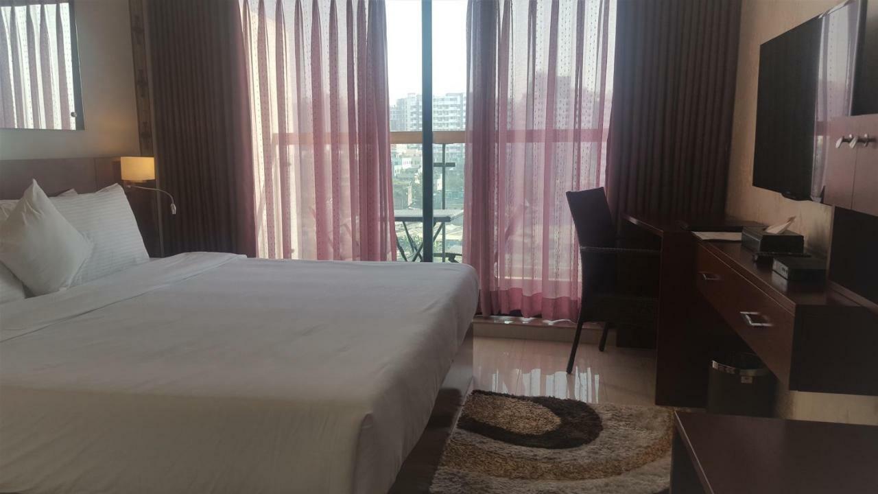 Coventina Lake Suites Dacca Exterior foto